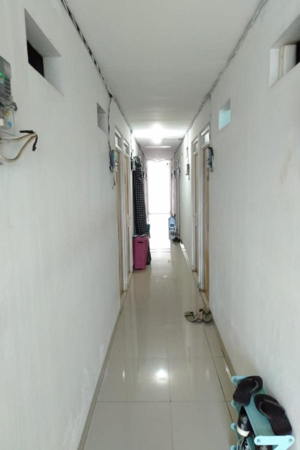 Spot On 90538 Wisma Dewi Syariah Jakarta Exterior photo